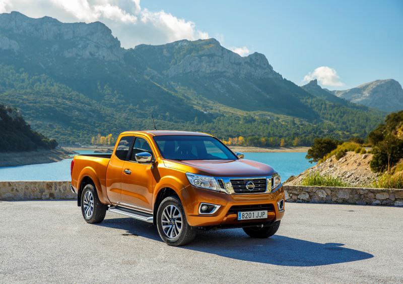 Nissan Navara - orange, front