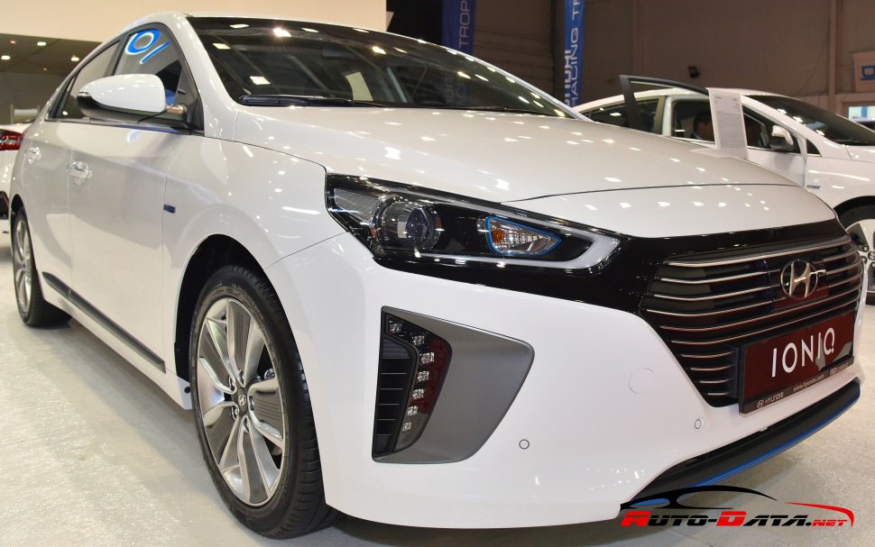 Hyundai IONIQ - close look, white