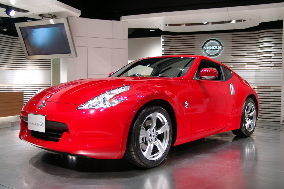 Red Nissan 370Z/Fairlady 370Z