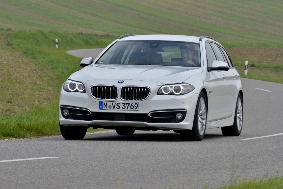 2013 BMW 5-sarja Touring (F11 LCI, Facelift 2013) - Kuva 1