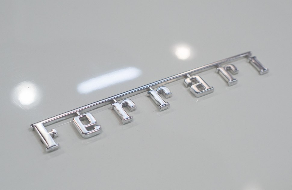 Ferrari emblem