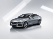 Jaguar XE 2019: made to stand out in the crowd