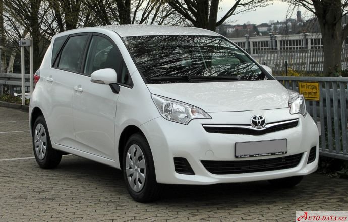 2010 Toyota Verso-S II - Fotoğraf 1