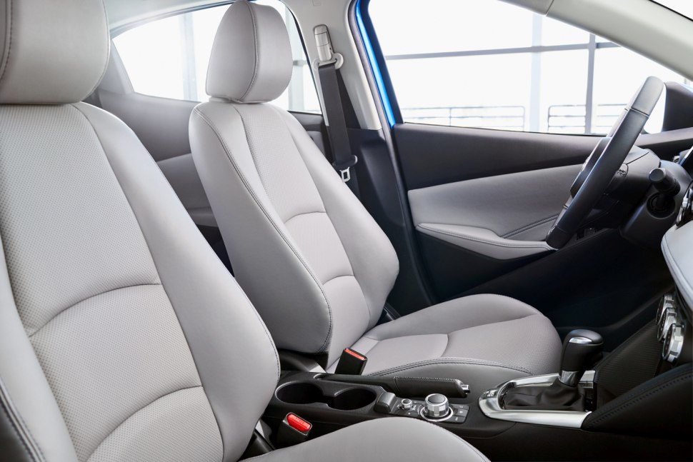 Toyota Yaris 2020 - интериор седалки