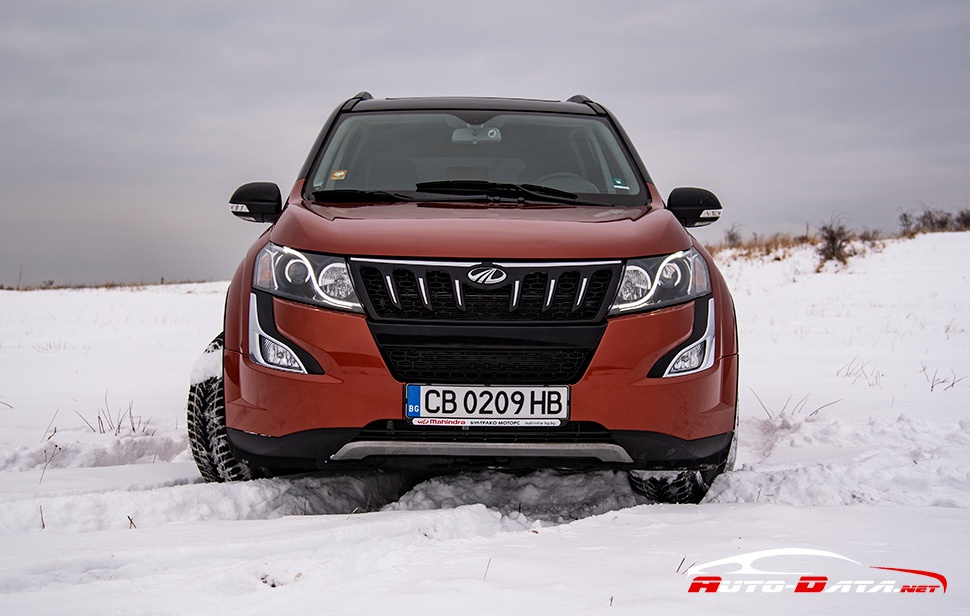 Mahindra XUV500 - LED дневни светлини