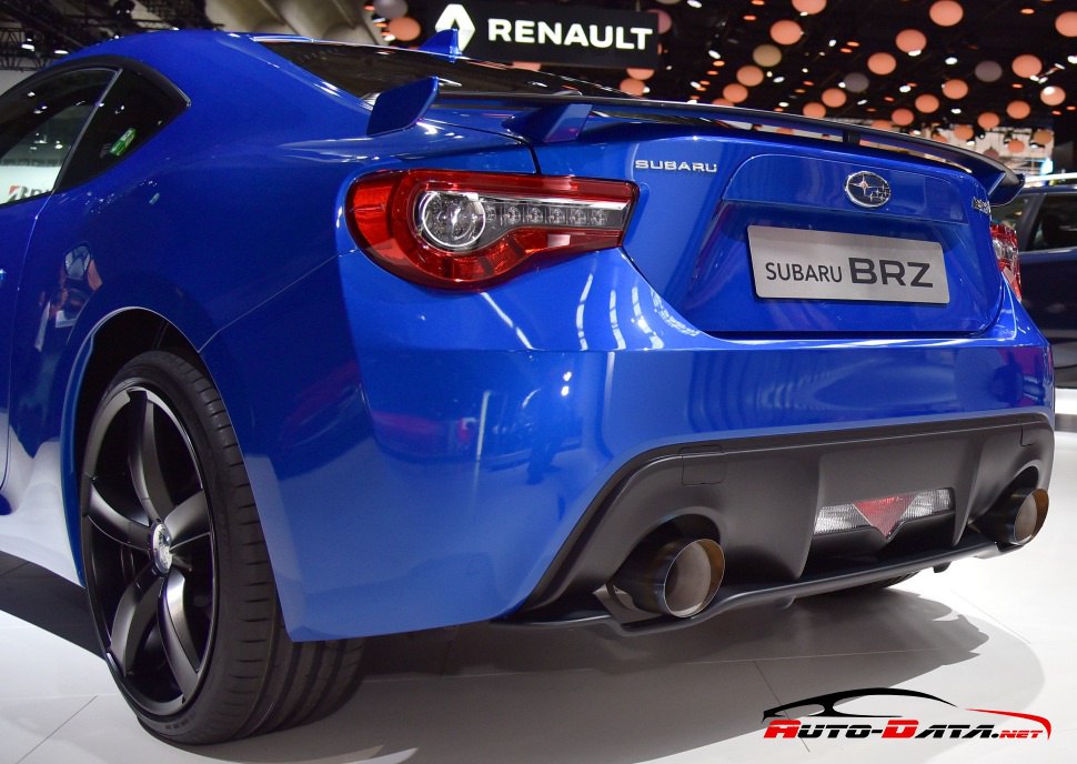 Subaru BRZ - синя , задница отблизо