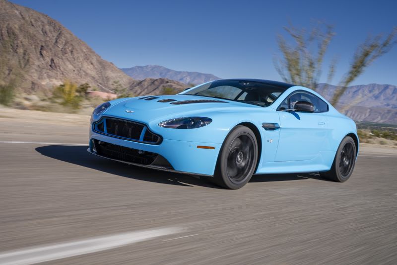 2011 Aston Martin V12 Vantage - Kuva 1