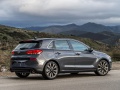 Hyundai Elantra GT - Photo 2