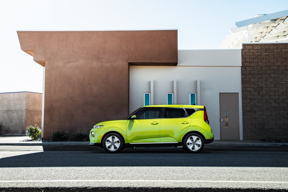 Kia Soul - signal yellow, side view