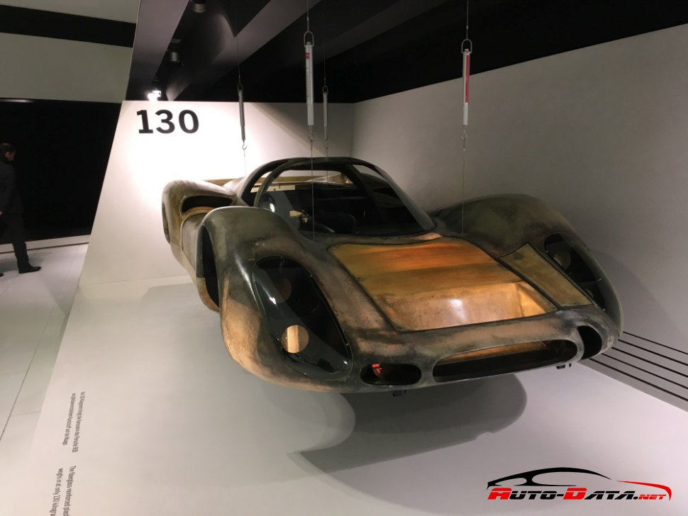 Porsche Museum - Light idea