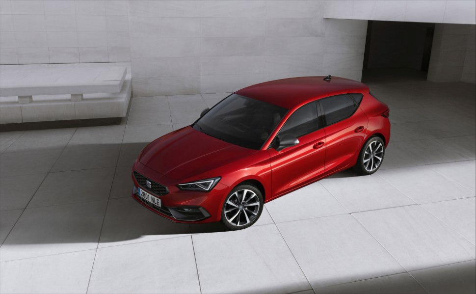 2020 Seat Leon - Червена, погелд отгоре