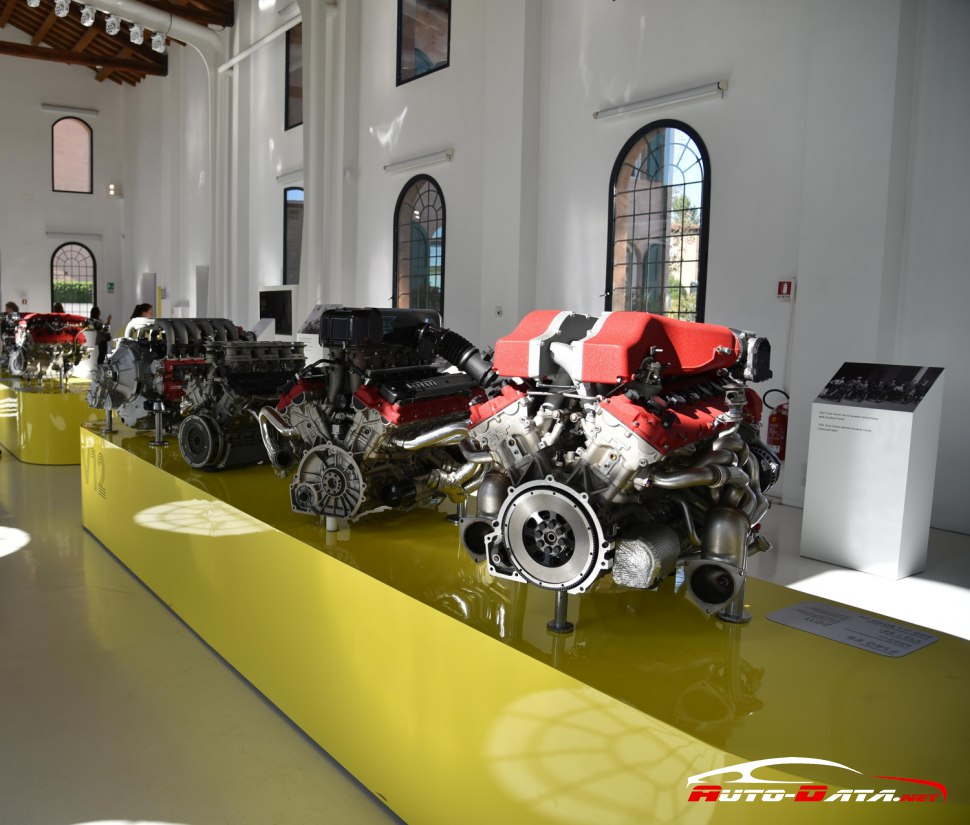 Изложба на V12 двигатели в музея на Енцо Ферари