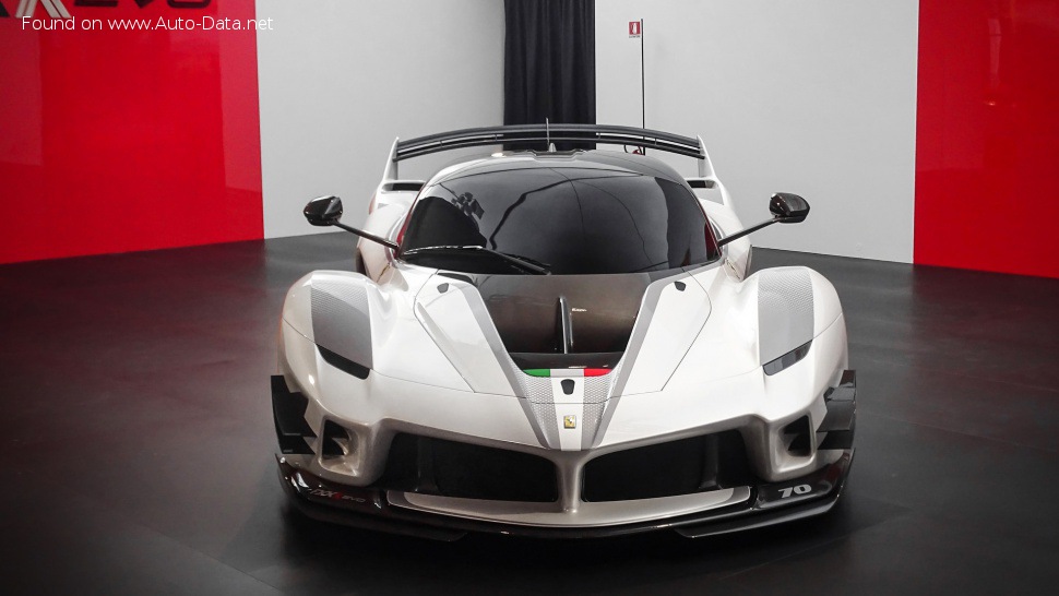 2018 Ferrari FXX-K Evo - Fotoğraf 1