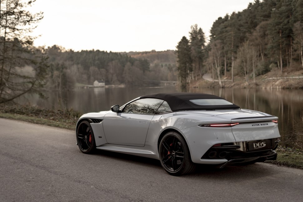 Нов кабриолет Aston Martin DBS Superleggera Volante 2019