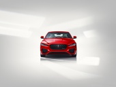 Jaguar XE 2019 - създаден, за да се откроява