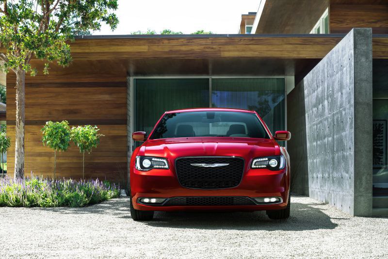 Chrysler 300 - front, red limousine