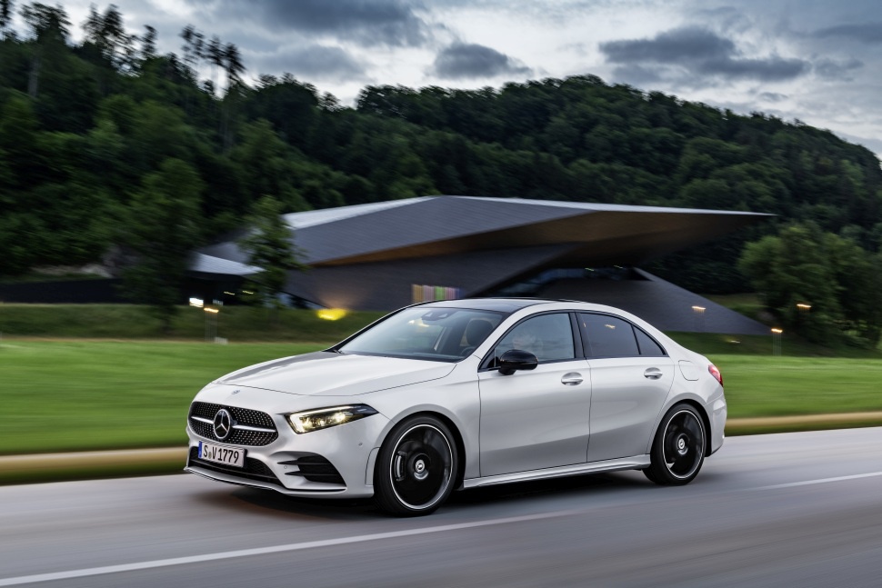 2018 Mercedes-Benz A-Класс Sedan (V177) - Фото 1