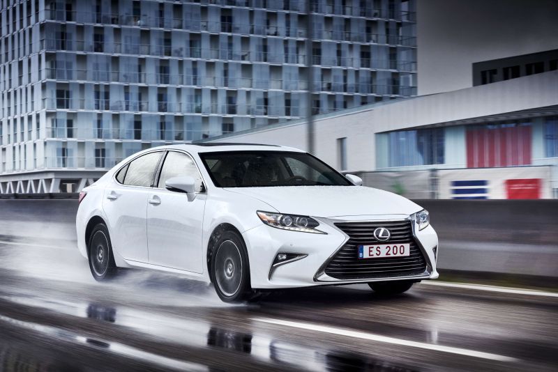 2015 Lexus ES VI (XV60) (facelift 2015) - Foto 1