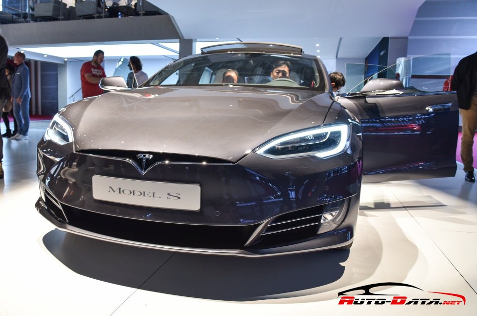 Електрическата Tesla Model S