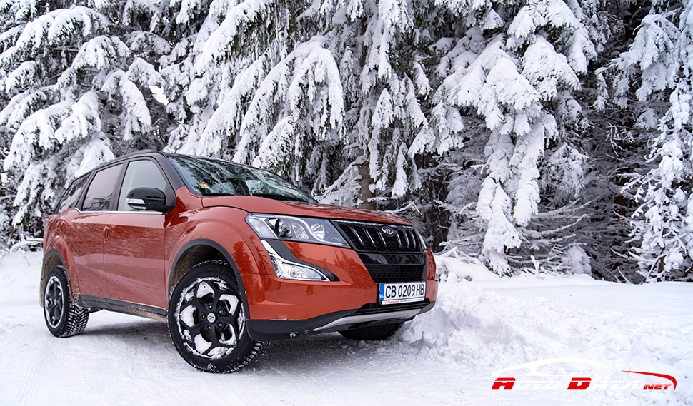 Mahindra XUV500 в снега