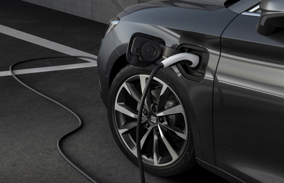 2020 Seat Leon - graphite grey, plug-in hybrid