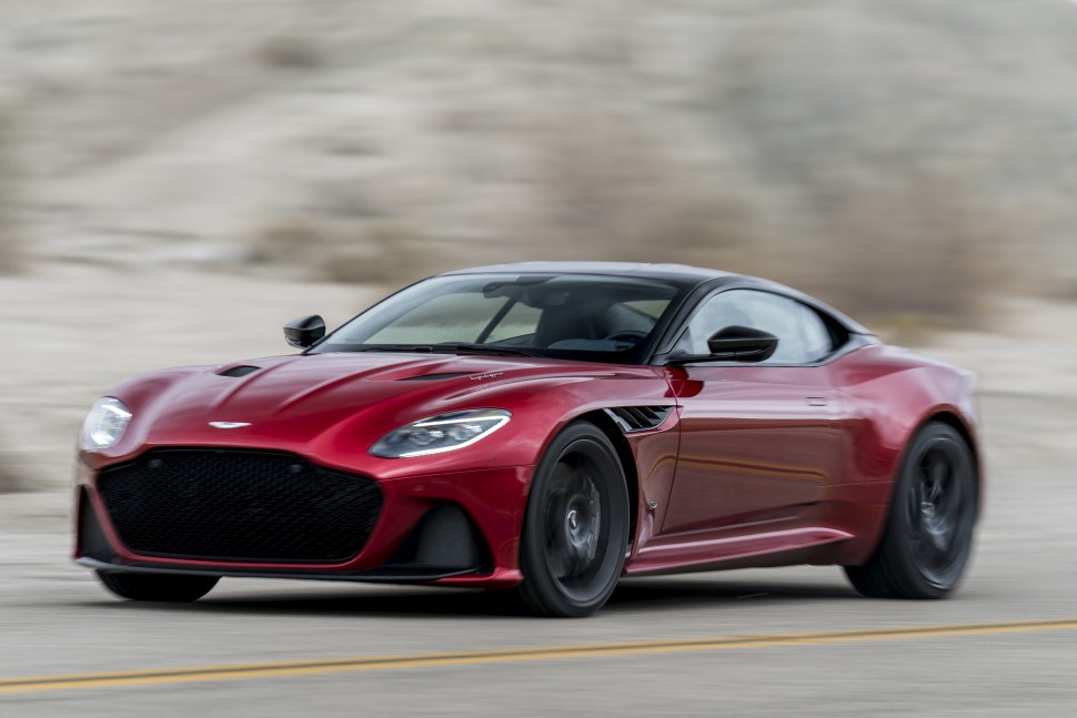 Aston Martin DBS Superleggera автомобил