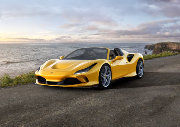 2020 Ferrari F8 Spider - Fotoğraf 1