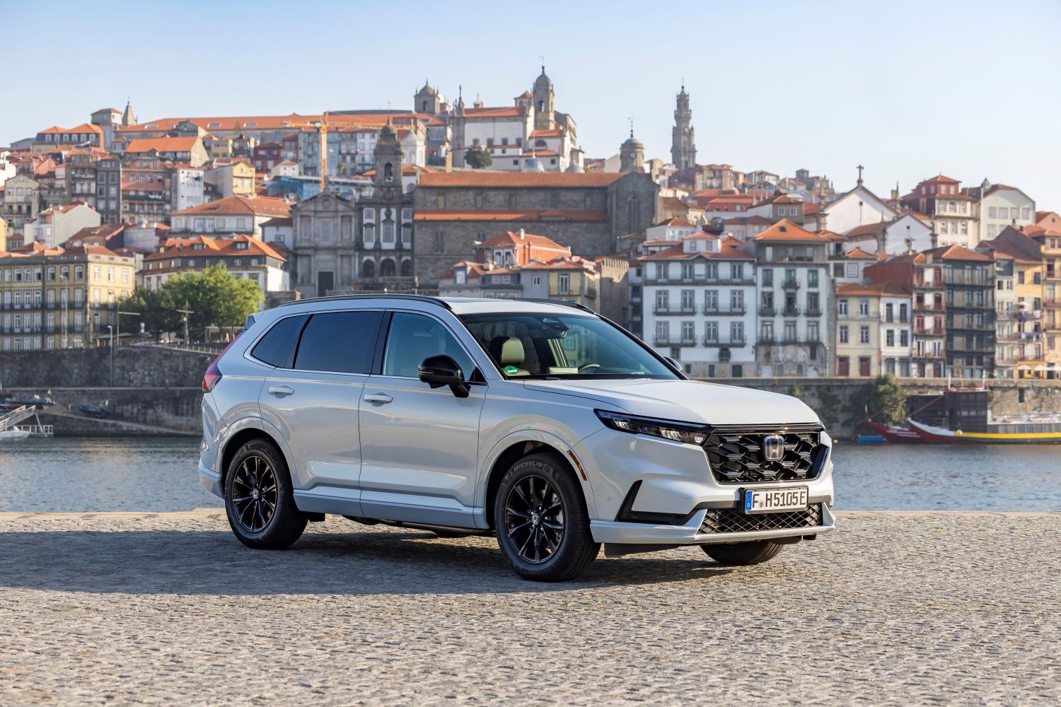 Honda CR-V 6 2023 2.0 i-MMD (184 Hp) e:PHEV e-CVT Honda CR-V 6 2023 2.0 i-MMD (184 Hp) e:PHEV e-CVT