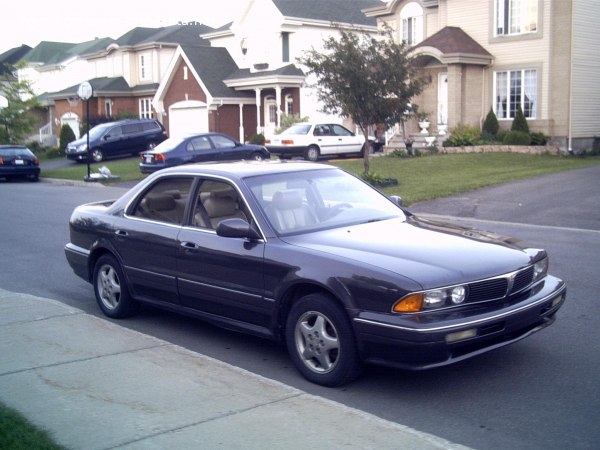 1990 Mitsubishi Diamante I - Fotografie 1