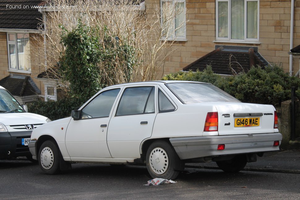 1985 Vauxhall Astra Mk II Belmont - Снимка 1