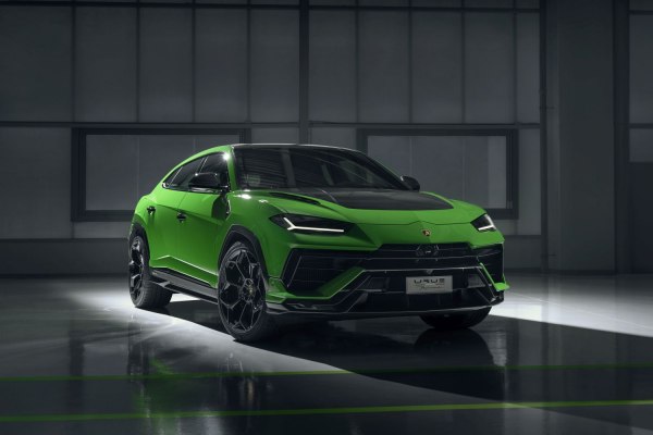 2018 Lamborghini Urus - Fotoğraf 1