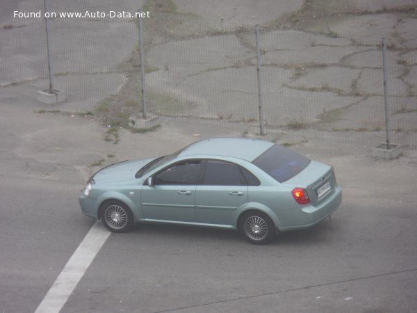 2004 Chevrolet Lacetti Sedan - Kuva 1