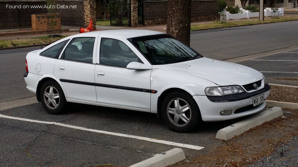 1998 Holden Vectra Hatchback (B) - Снимка 1