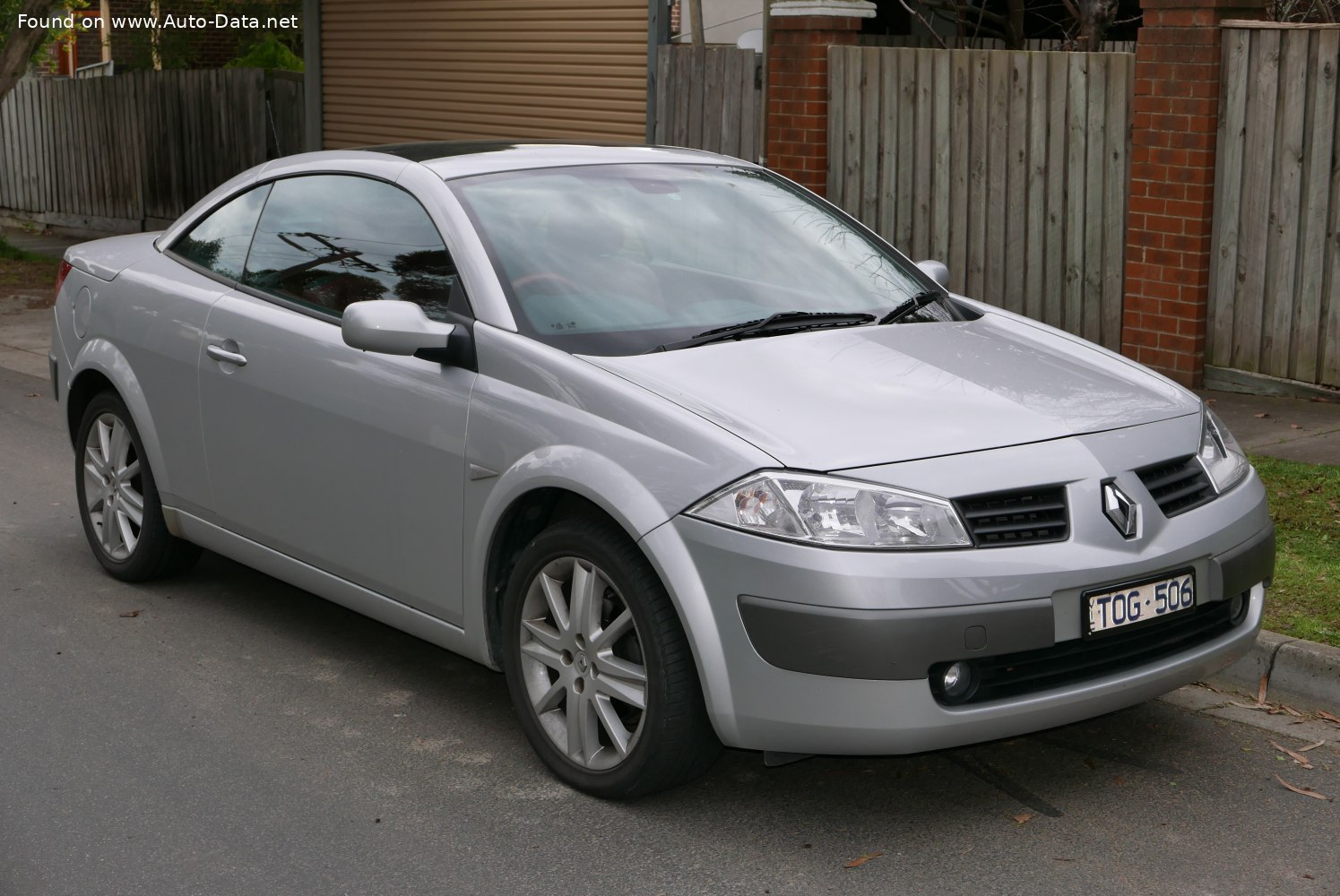 2004 Renault Megane II CC 2.0 16V (135 PS)  Technische Daten, Verbrauch,  Spezifikationen, Maße