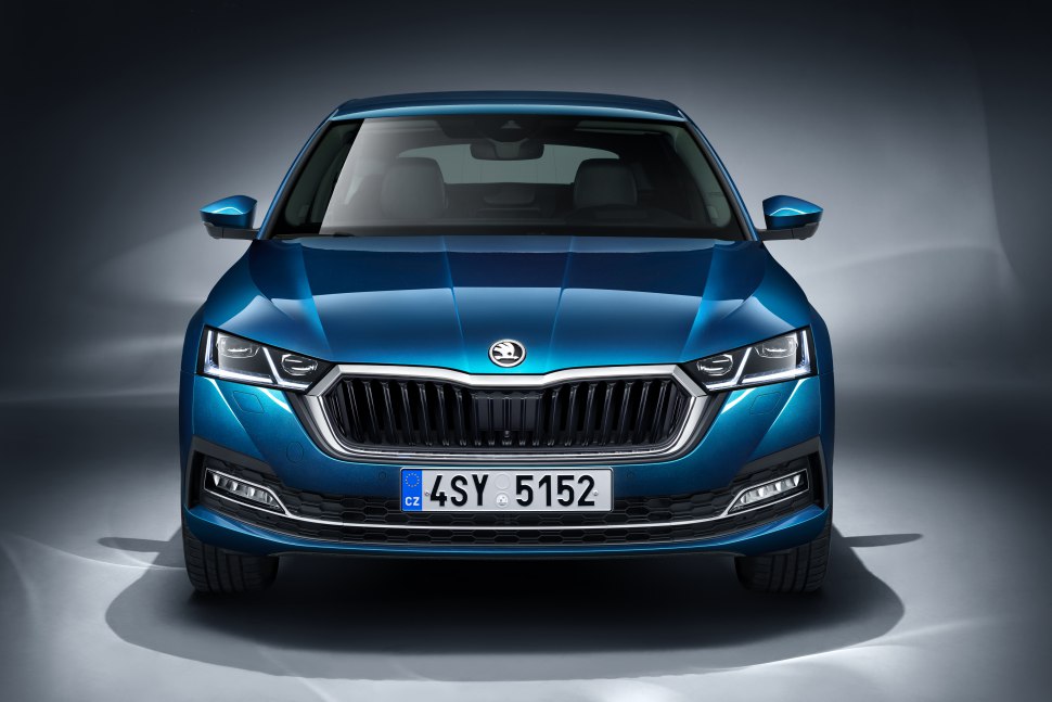 Skoda Octavia 2020 sedan blue front