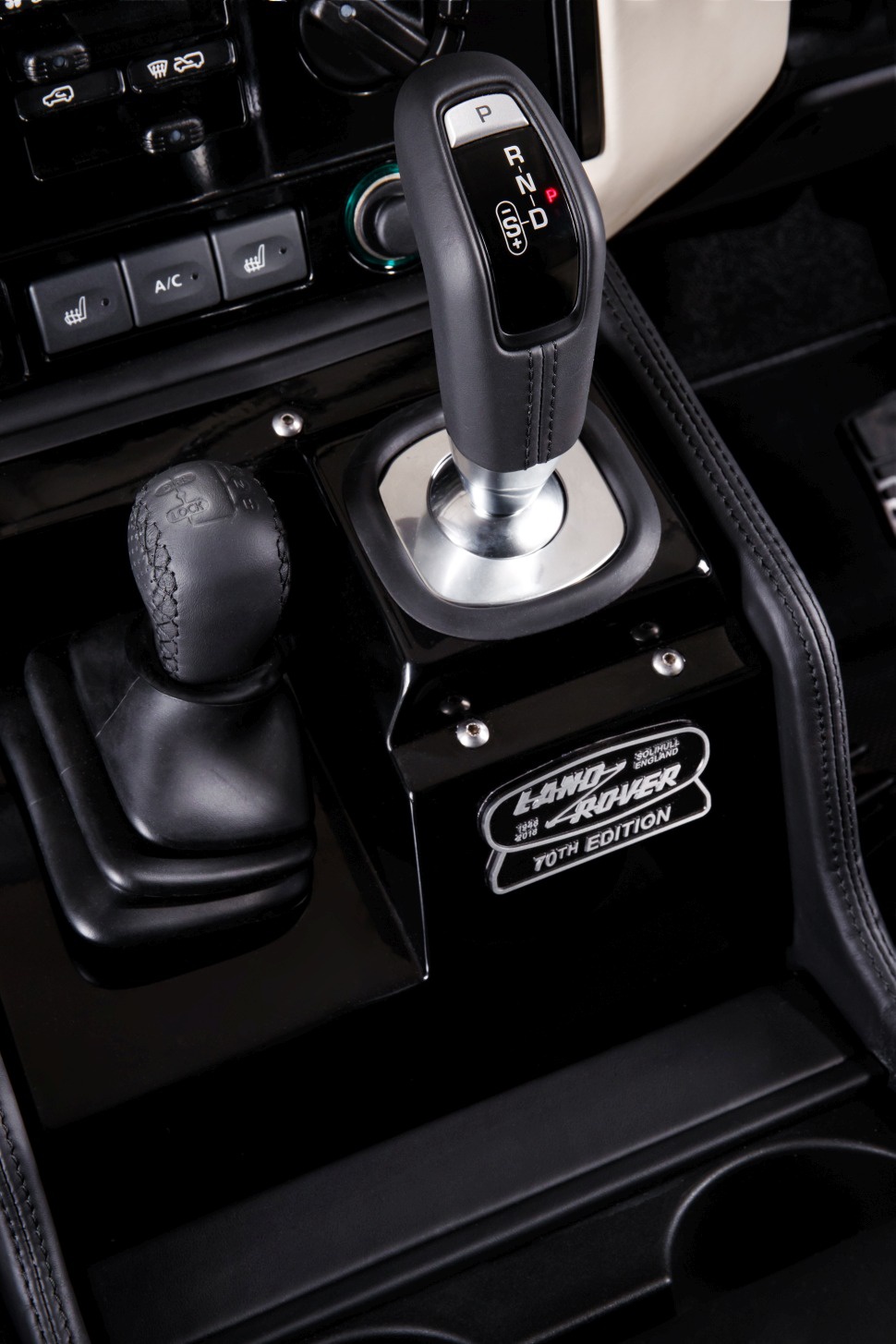 images of land rover defender 90 works v8 17 24 how v8 works