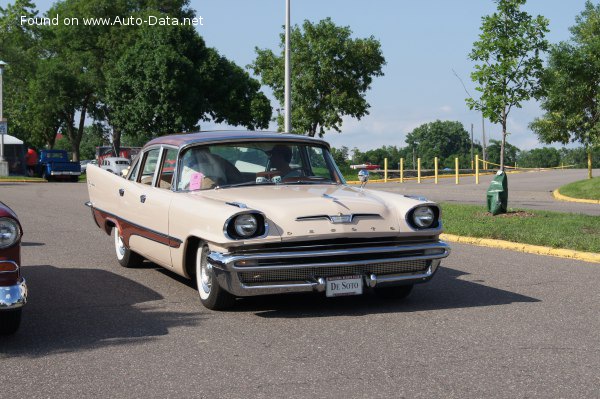 1957 DeSoto Firedome III Four-Door Sedan - Fotoğraf 1