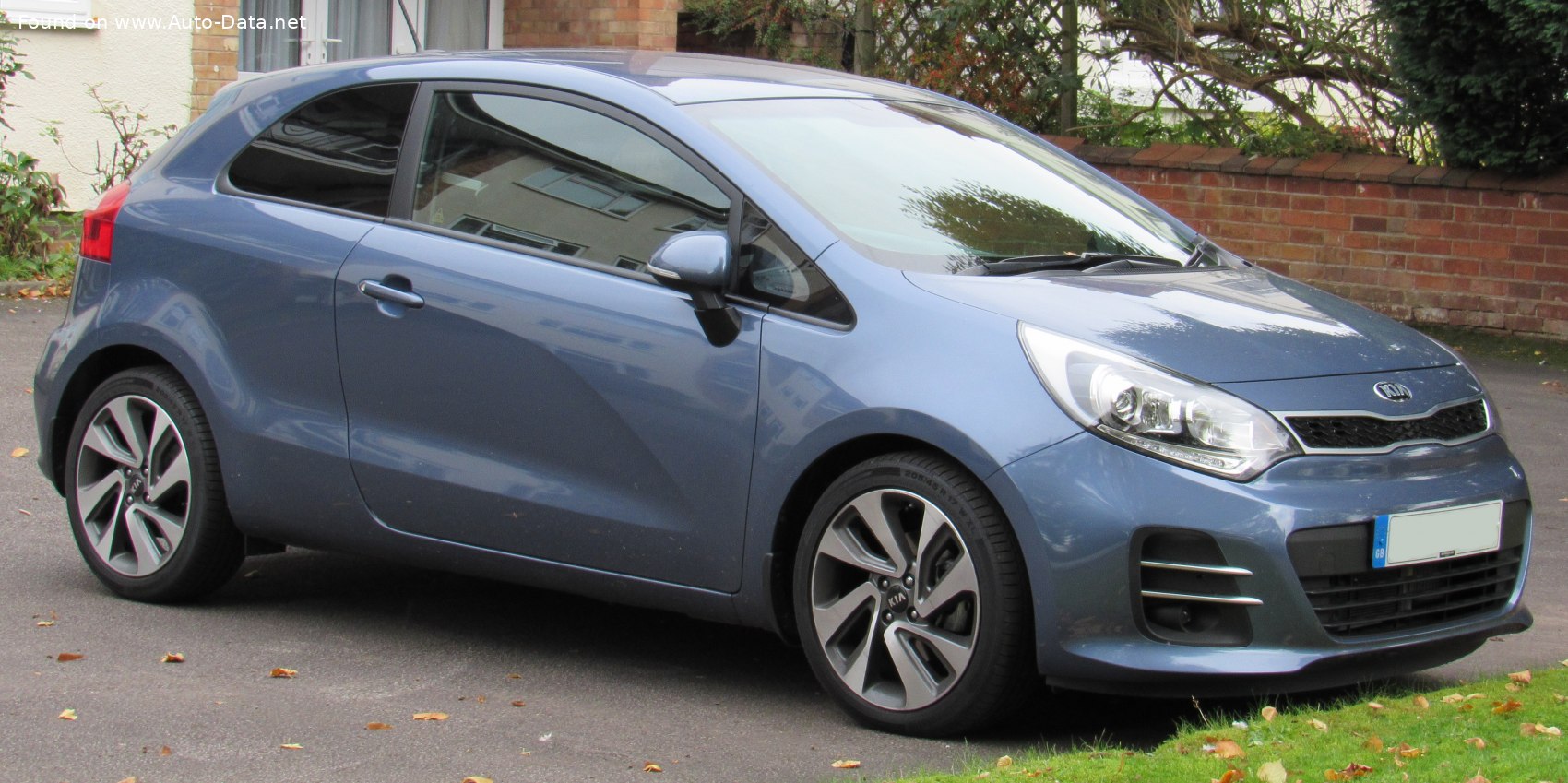 2015 Kia Rio III Hatchback (UB, facelift 2015) 3 door 1.1