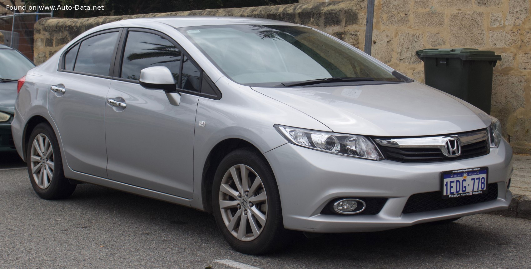 2012 Honda Civic IX Sedan 1.8 iVTEC (142 Hp) MT