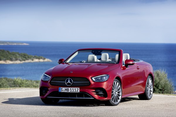 2021 Mercedes-Benz E-sarja Cabrio (A238, facelift 2020) - Kuva 1