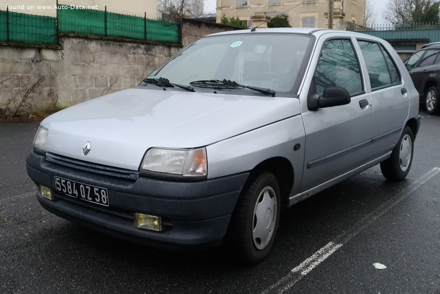 Great Barrier Reef Gedachte Bestrating 1990 Renault Clio I | Technical Specs, Fuel consumption, Dimensions