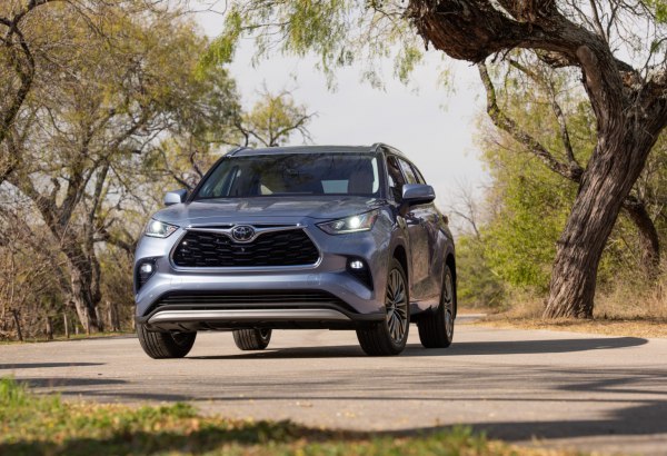 2020 Toyota Highlander IV - Fotoğraf 1