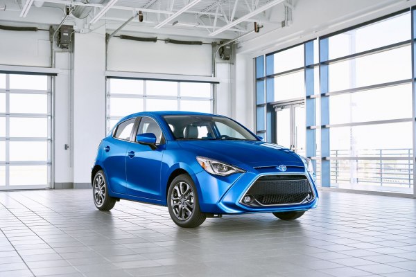 2020 Toyota Yaris Hatchback (USA) (facelift 2019) - Снимка 1