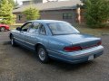 Ford Crown Victoria II - Photo 2