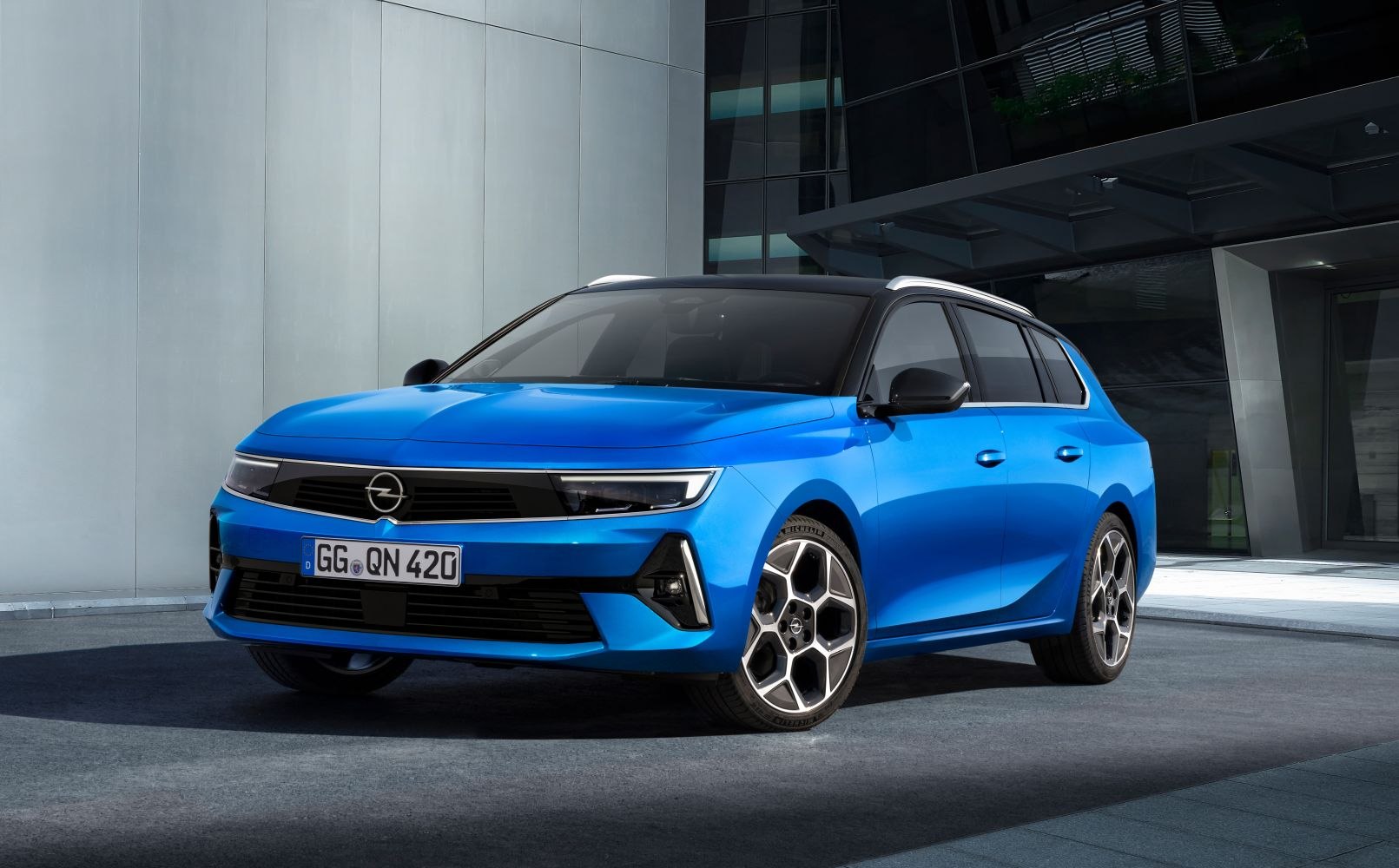 Opel Astra OPC Caravan G specs, performance data 