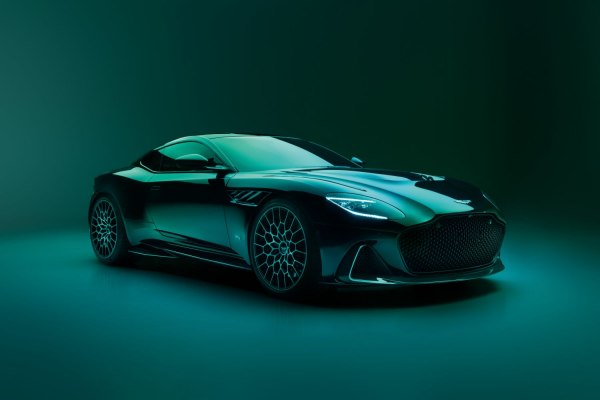 2018 Aston Martin DBS Superleggera - Снимка 1