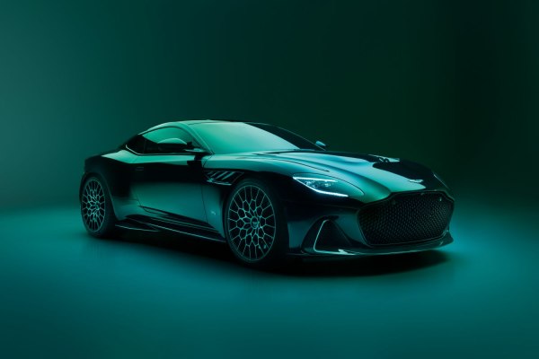 2018 Aston Martin DBS Superleggera - εικόνα 1