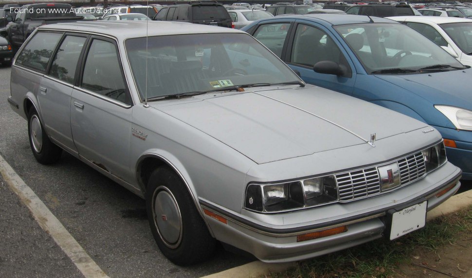 1982 Oldsmobile Cutlass Ciera Station Wagon - Kuva 1