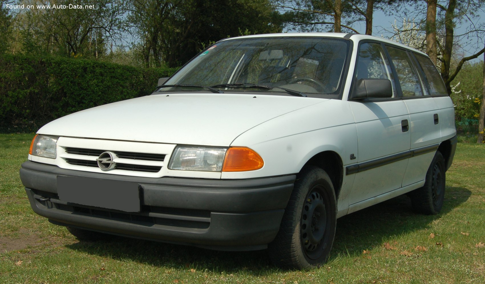 1992 Opel Astra F Caravan  Fiche technique, Consommation de