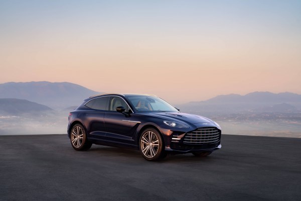 2020 Aston Martin DBX - Фото 1